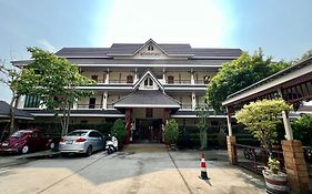 Sawadeelanna Hotel