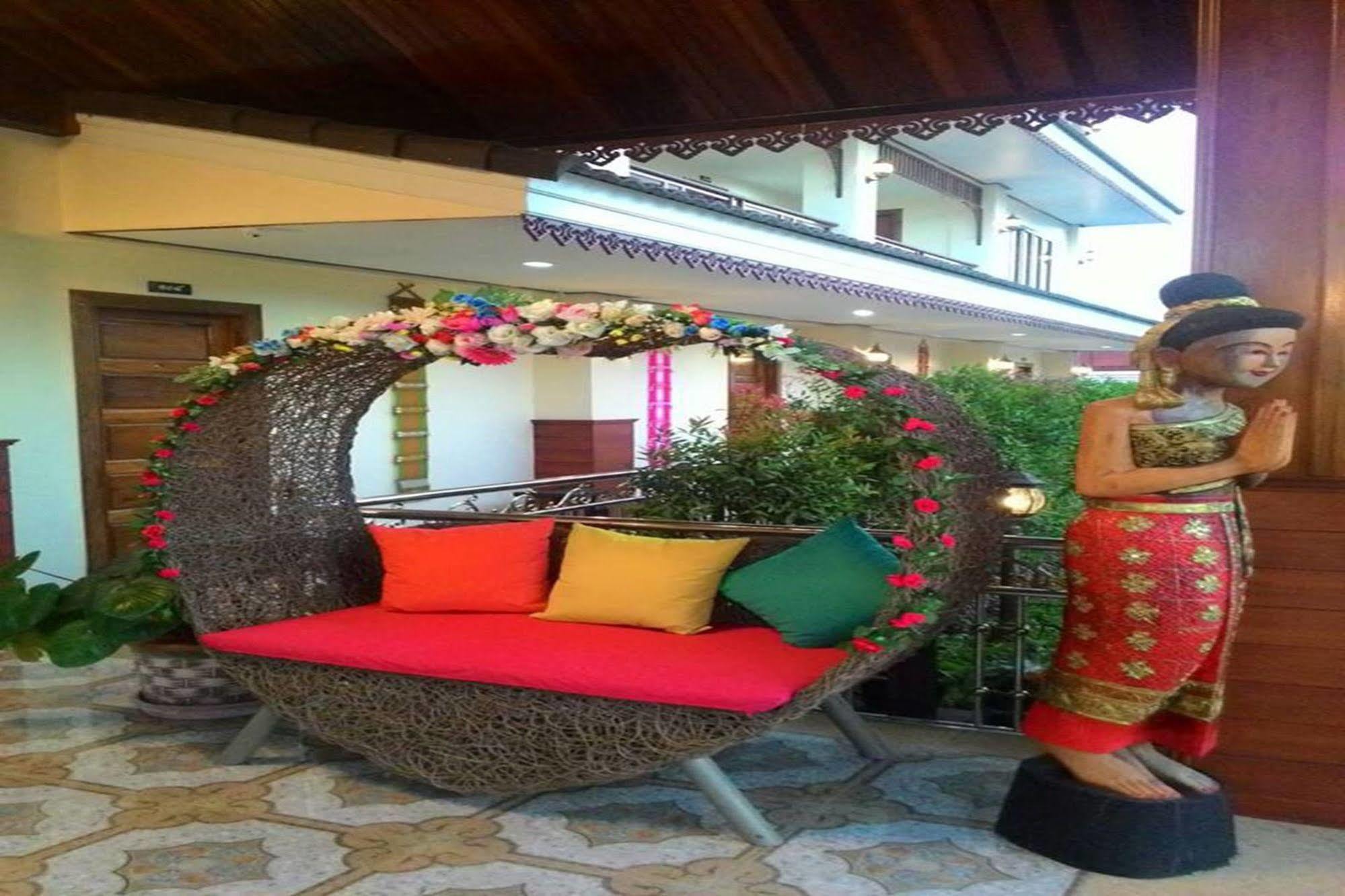 Sawadeelanna Hotel Nan Exterior photo