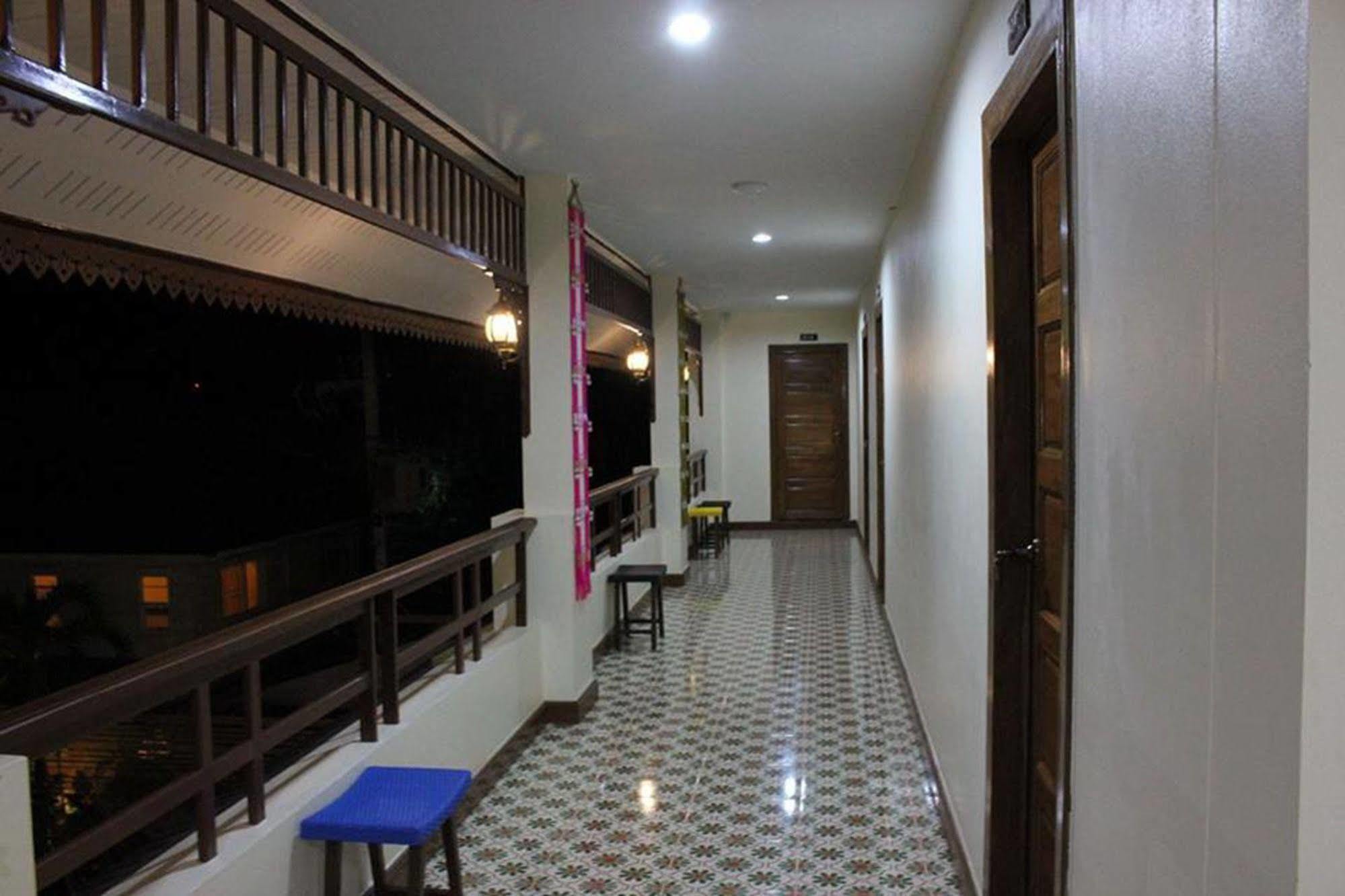 Sawadeelanna Hotel Nan Exterior photo